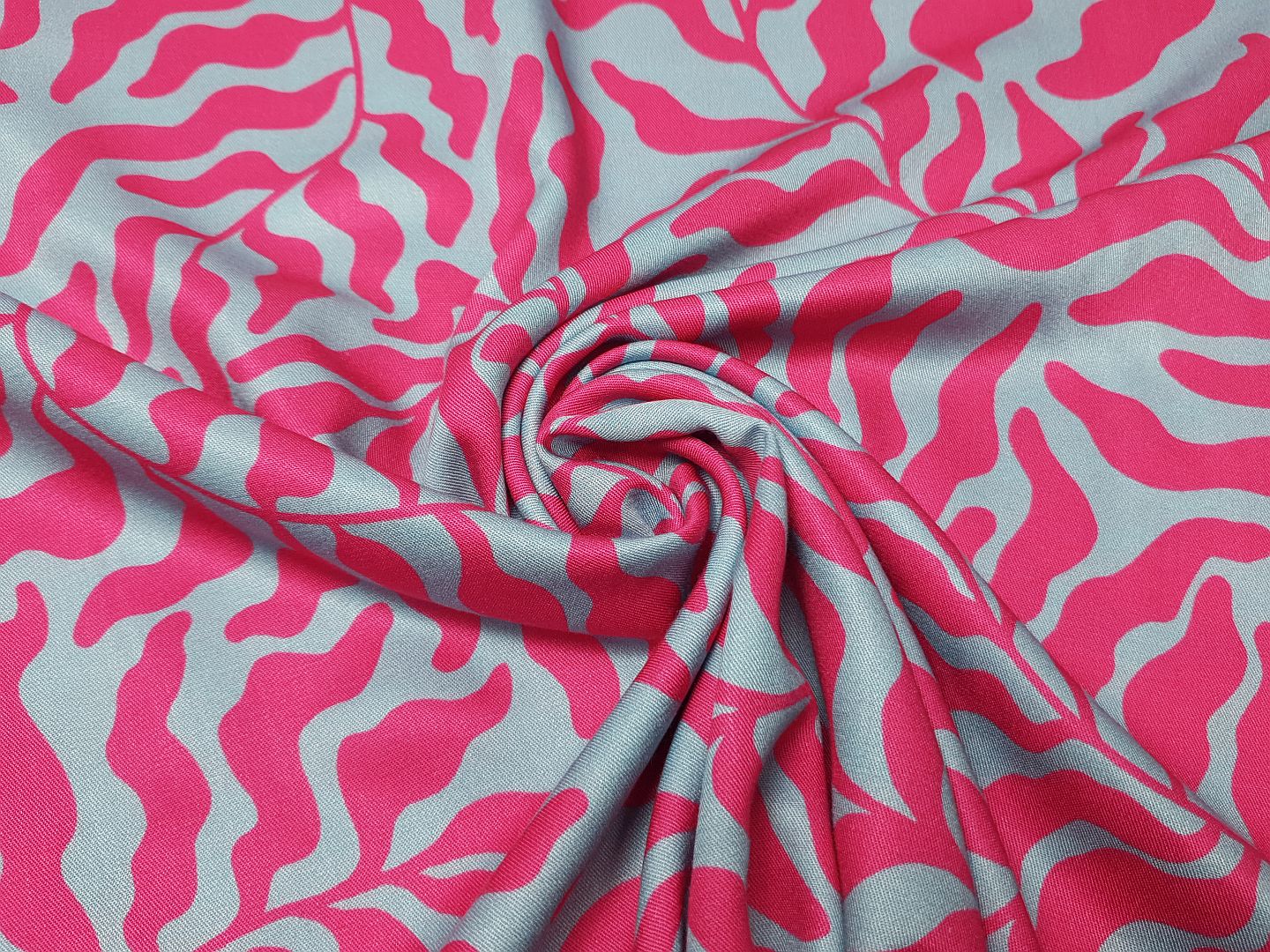 Dancing Algae by Thorsten Berger rauchblau/pink
