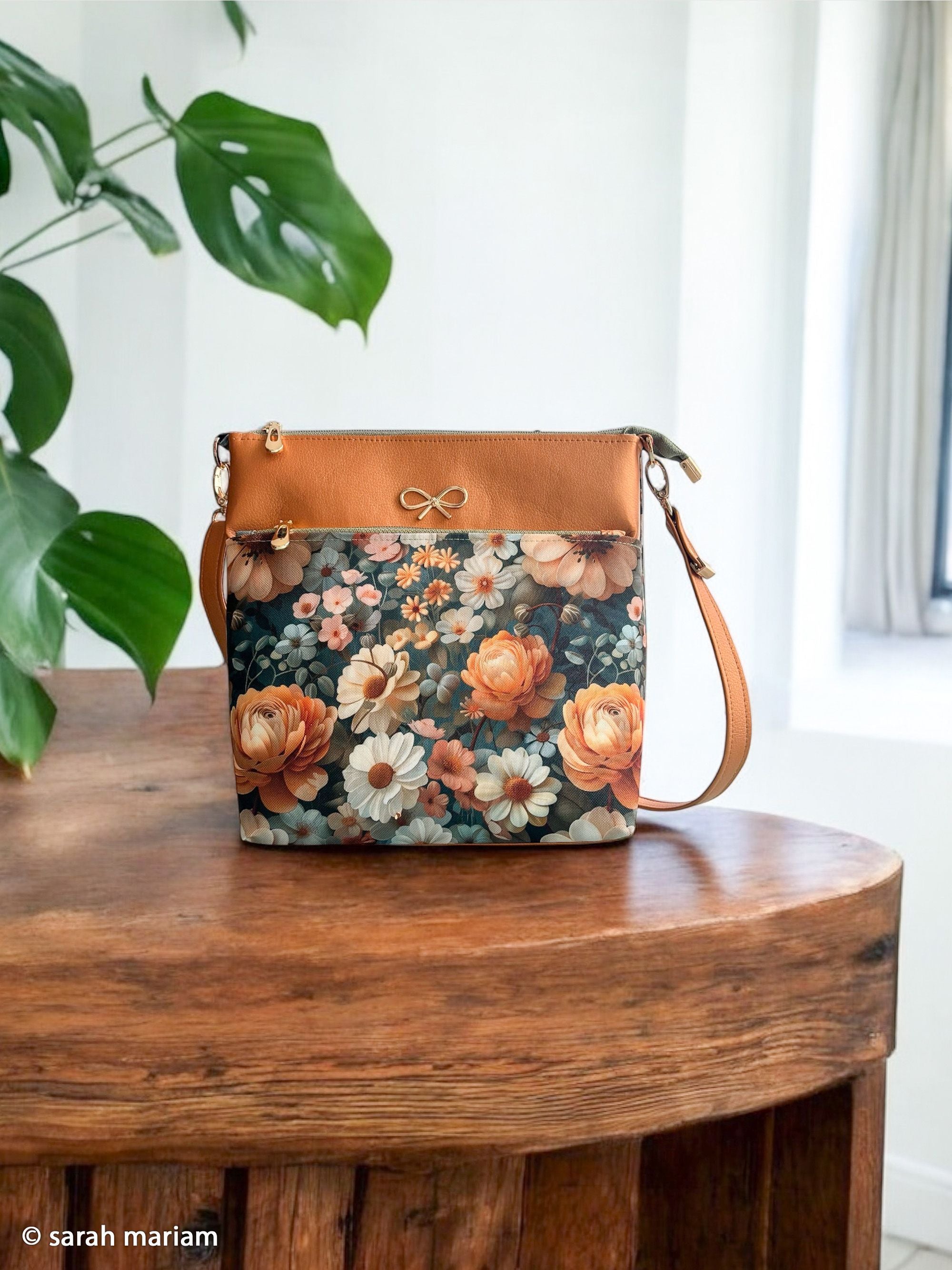 Flowing Bloom by Sarah Mariam petrol/apricot/altrosa/creme