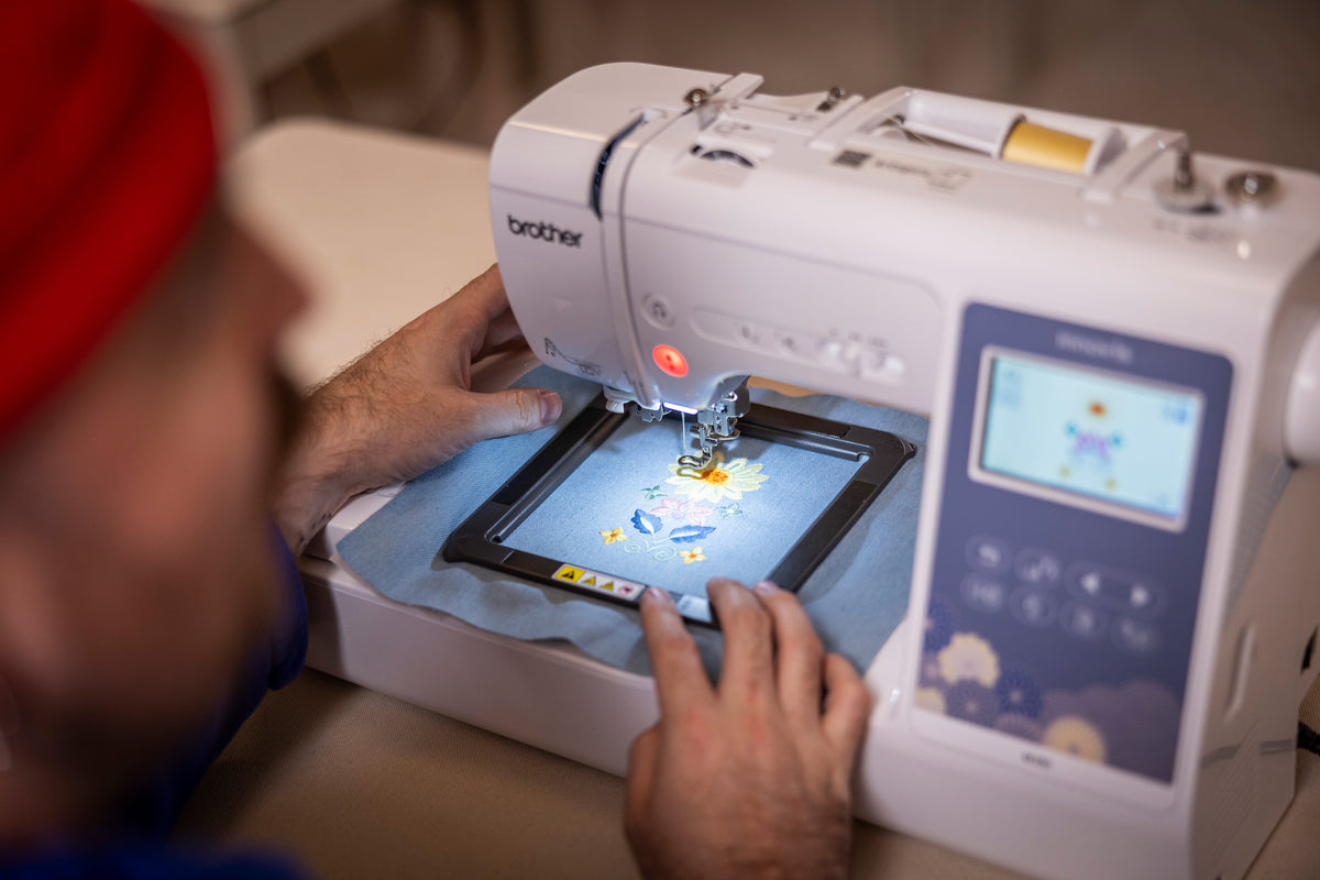 Brother Innov-is M380 Näh-, Quilt- und Stickmaschine