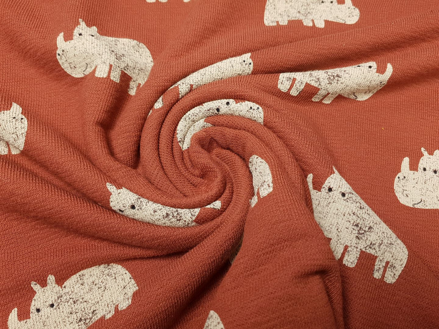 Nashorn rostrot/beige