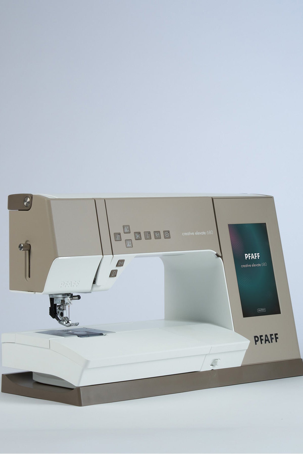 PFAFF creative elevate 680 Näh- und Stickmaschine