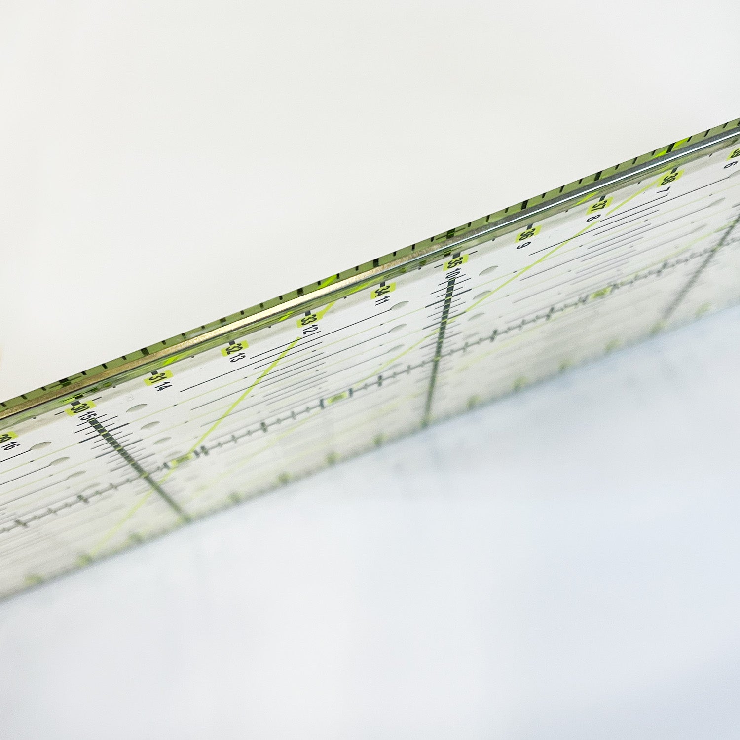Patchwork Lineal mit Metallkante 45x10cm