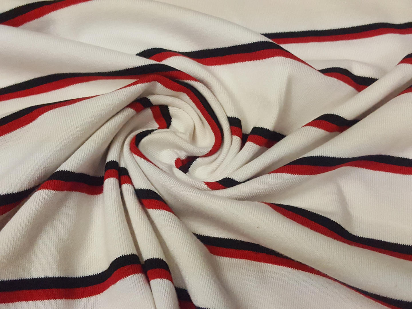 Cadac Streifen weiss/rot/schwarz