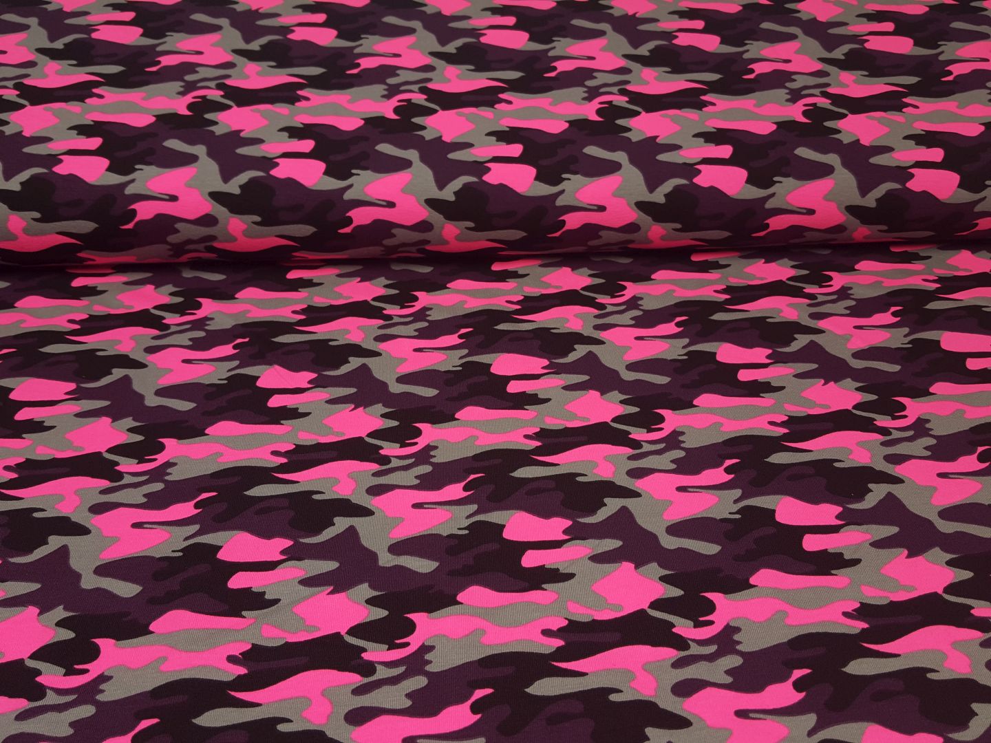 Camouflage neonpink/aubergine/grau
