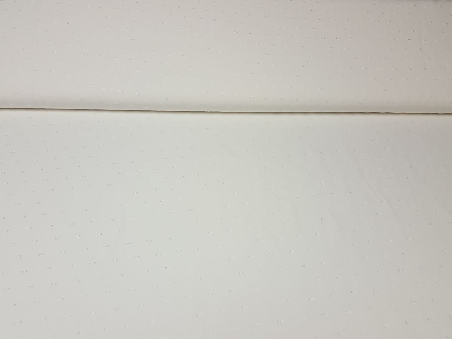 Dobby offwhite
