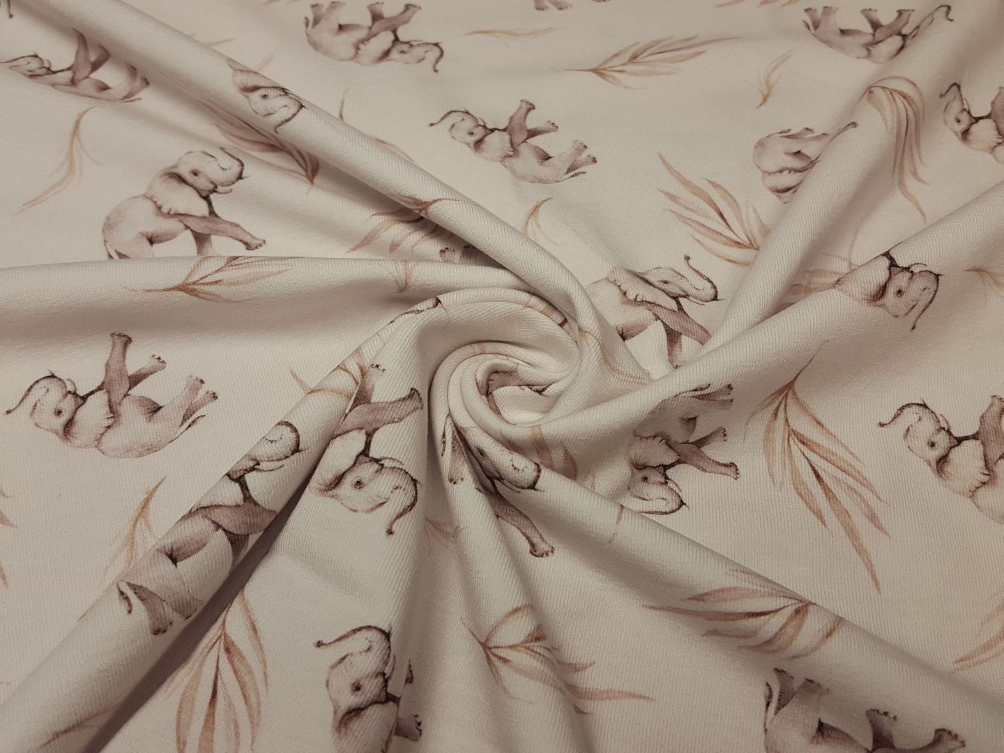 Elephants ecru/beige/hellgrau