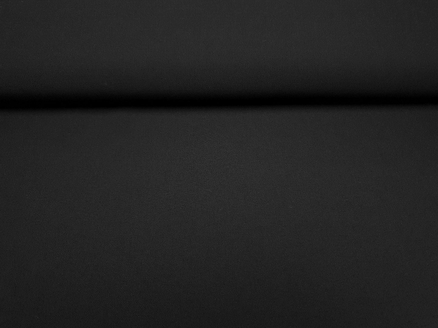 Estro schwarz