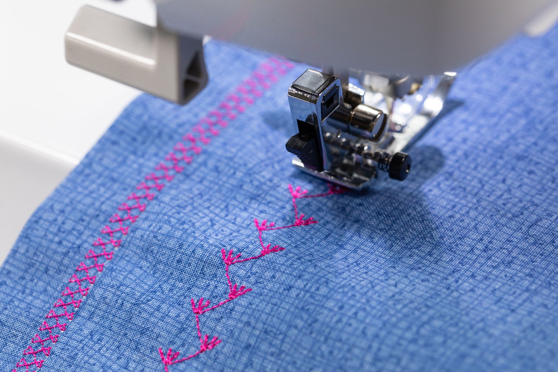 Brother Innov-is F580 Näh-und Stickmaschine