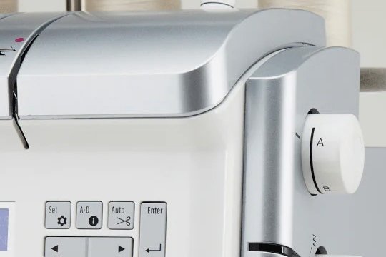 Juki MO-3500 Sumato Overlockmaschine mit Lufteinfädelung