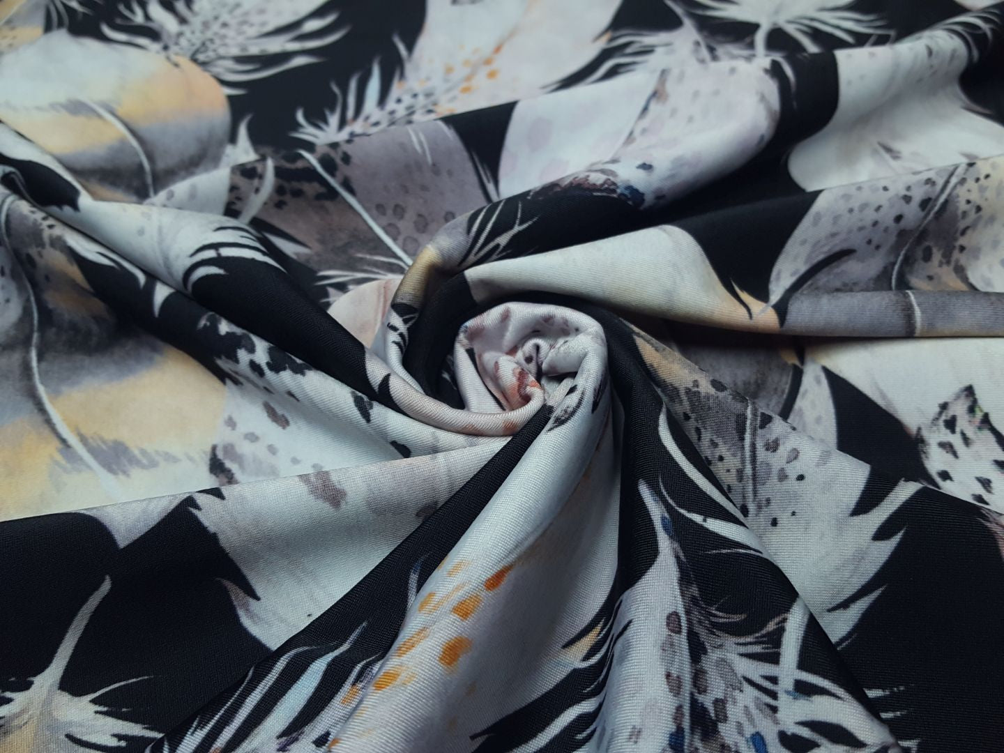 Feathers schwarz/hellgrau/beige