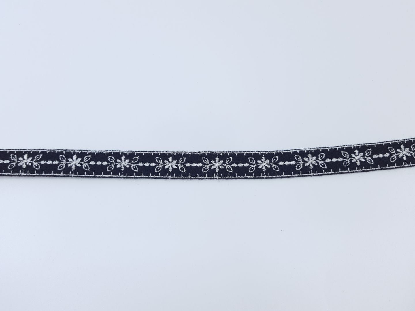 Filzband Flowers schwarz/ecru