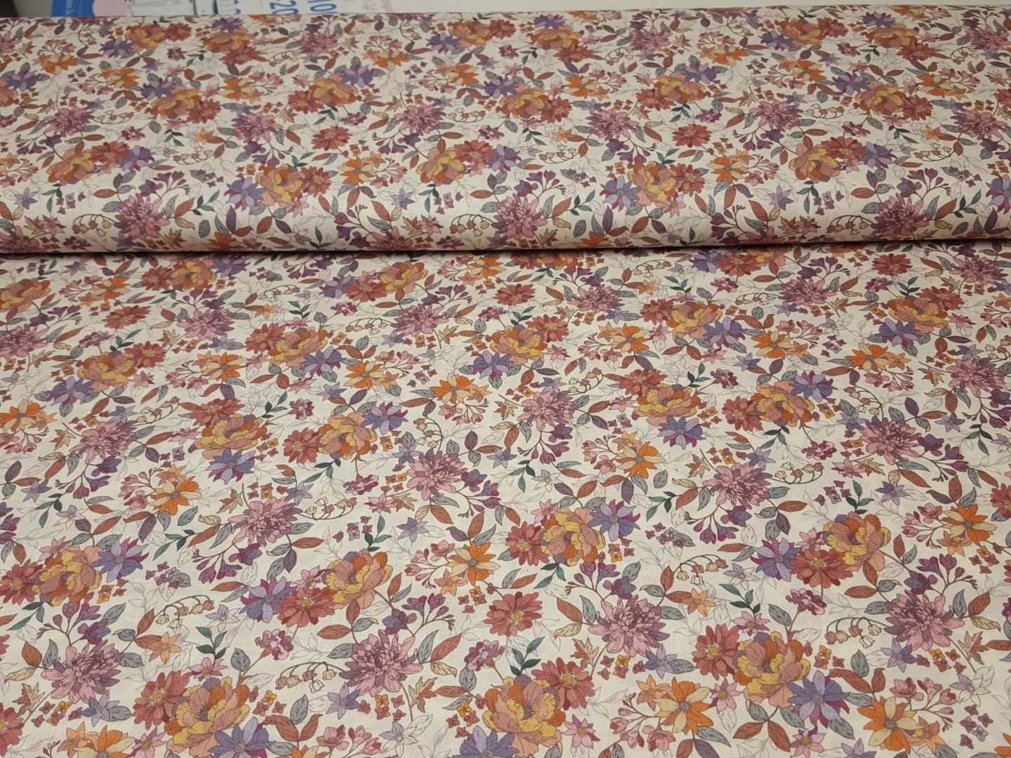 Flowers offwhite/bunt