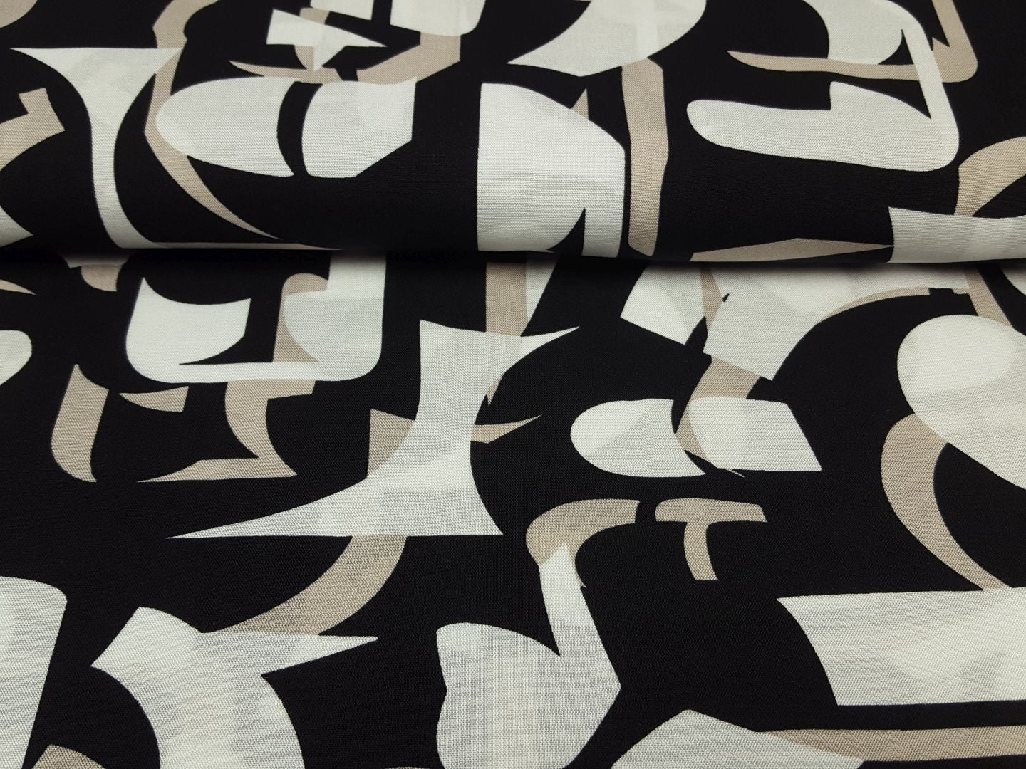 Graphic black/sand