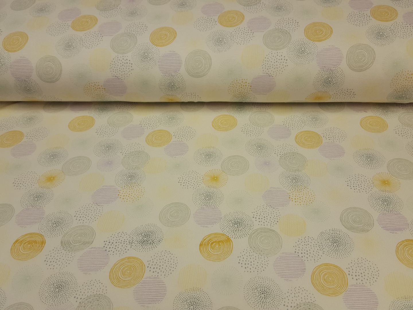 Graphic Dots offwhite/pastell