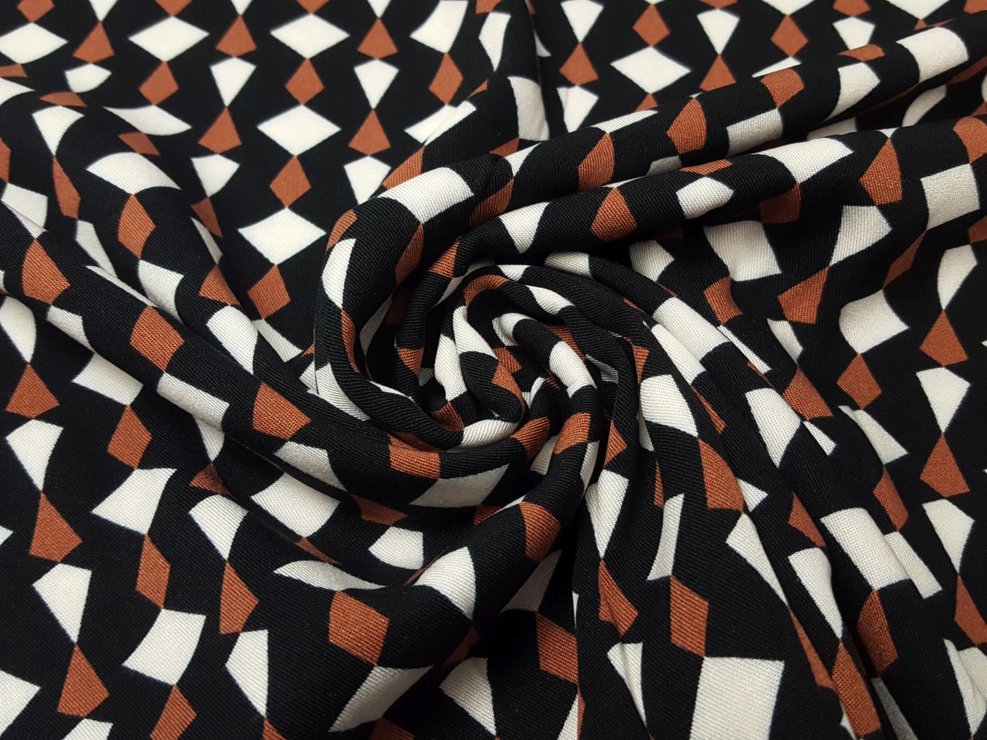 Graphic schwarz/creme/fuchsbraun