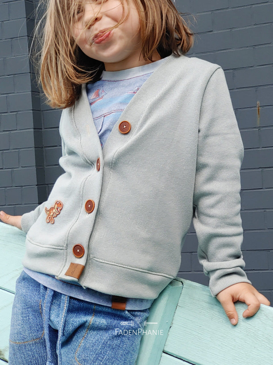 Papierschnittmuster Strickjacke Karo Kinder von Fadenkäfer