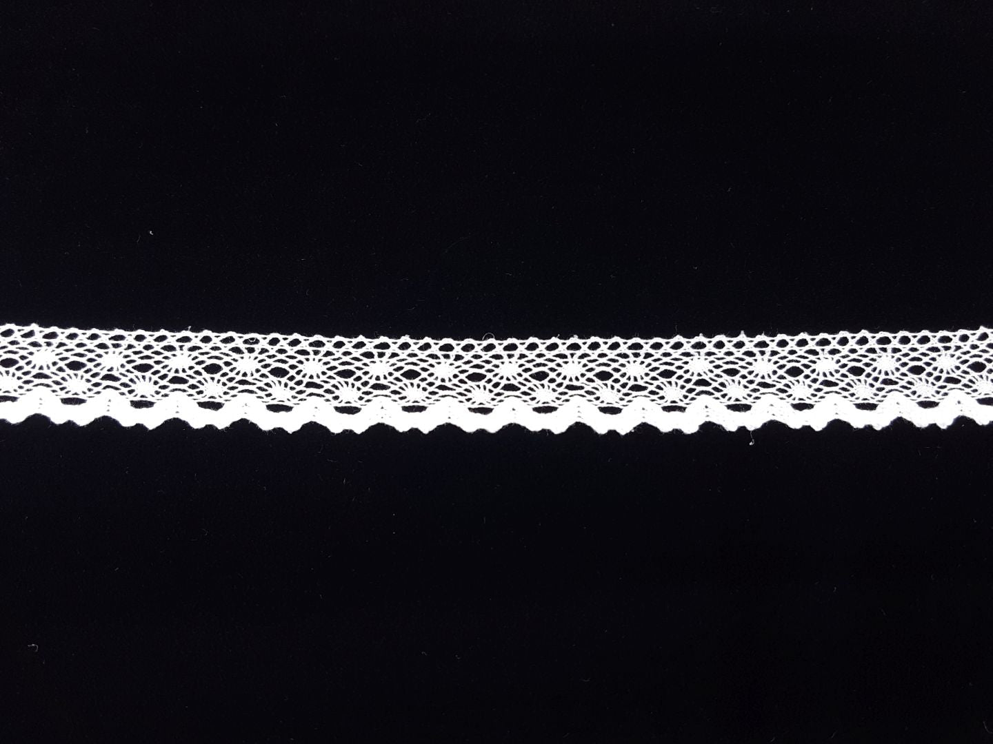 Klöppelspitze 18mm weiss