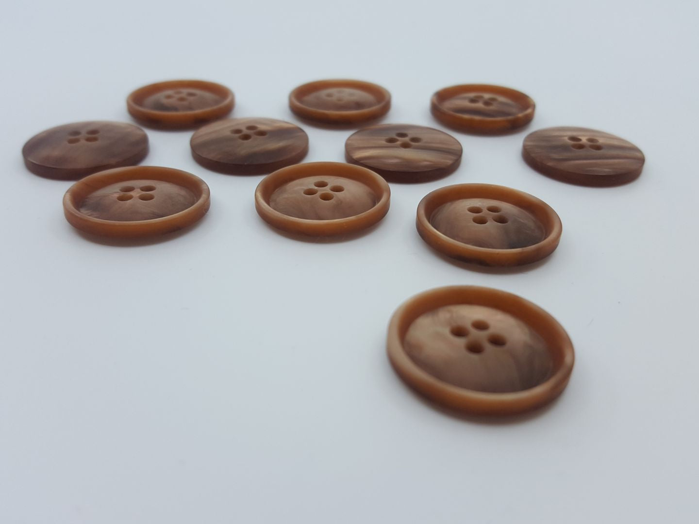 Kunststoffknöpfe mit Rand fuchsbraun 20mm