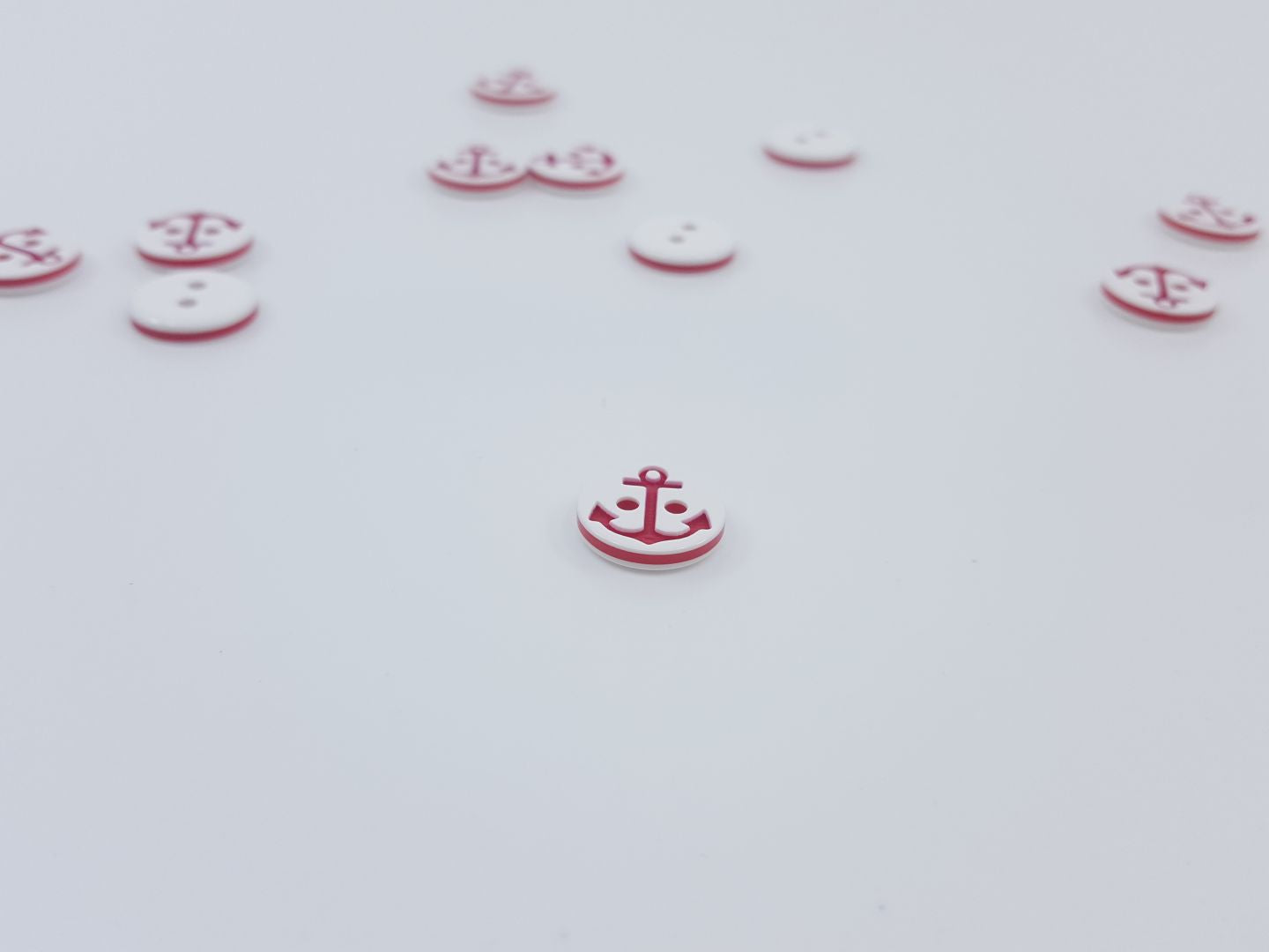 Kunststoffknöpfe Anker 13mm weiss/rot