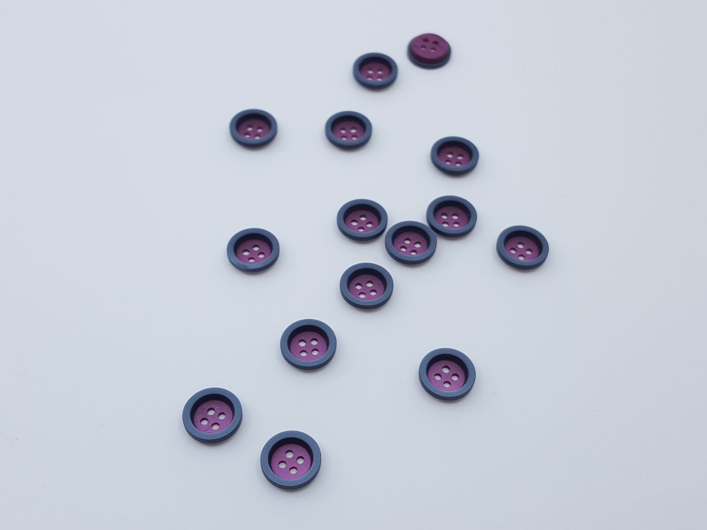 Kunststoffknöpfe mit Rand beere/anthrazit 11mm
