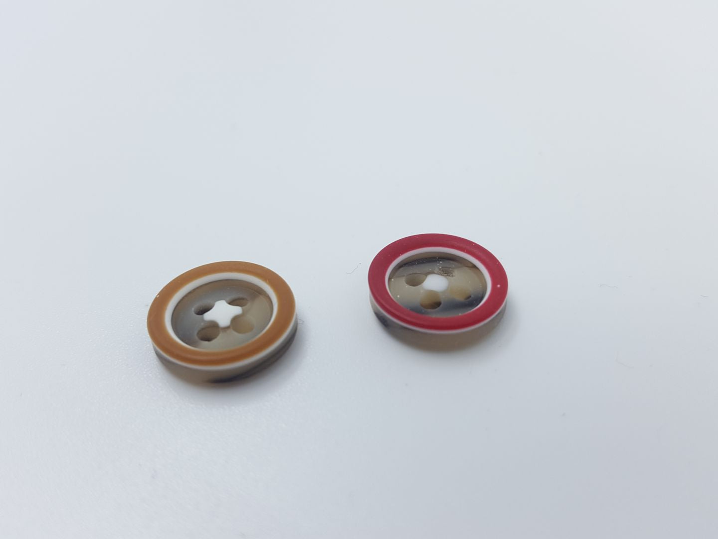 Kunststoffknöpfe mit Rand grau 10mm