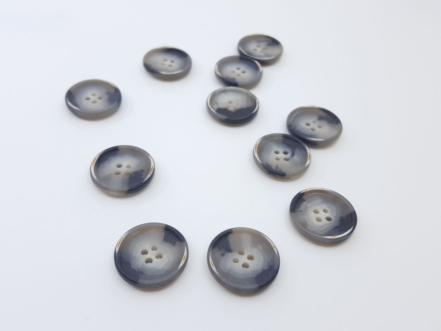Kunststoffknöpfe mit Rand grau 22mm