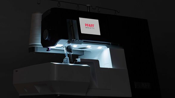Pfaff Admire Air 7000 Coverlock