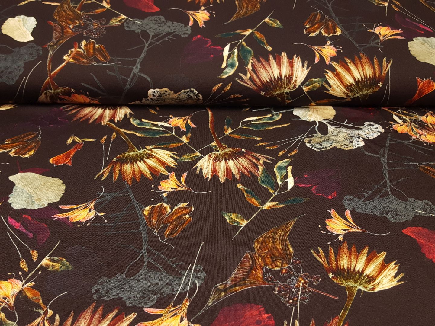 Lilja dunkelbraun/weinrot/beige