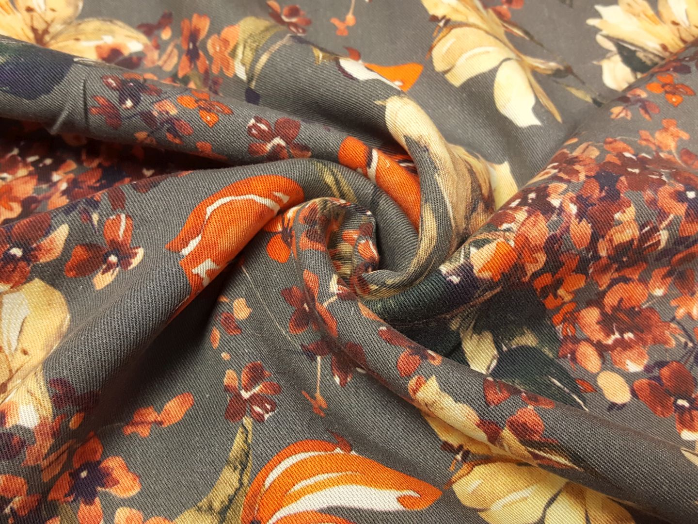 Lyocell Twill schlamm/hagenbutten/oliv