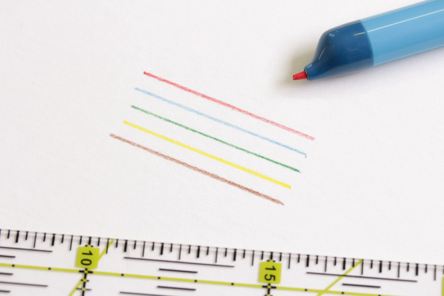 mehrfarbiger Markierstift für Stoffe