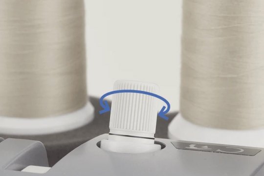 Juki MO-3500 Sumato Overlockmaschine mit Lufteinfädelung