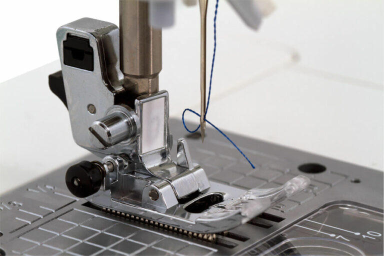 Juki MO-3500 Sumato Overlockmaschine mit Lufteinfädelung
