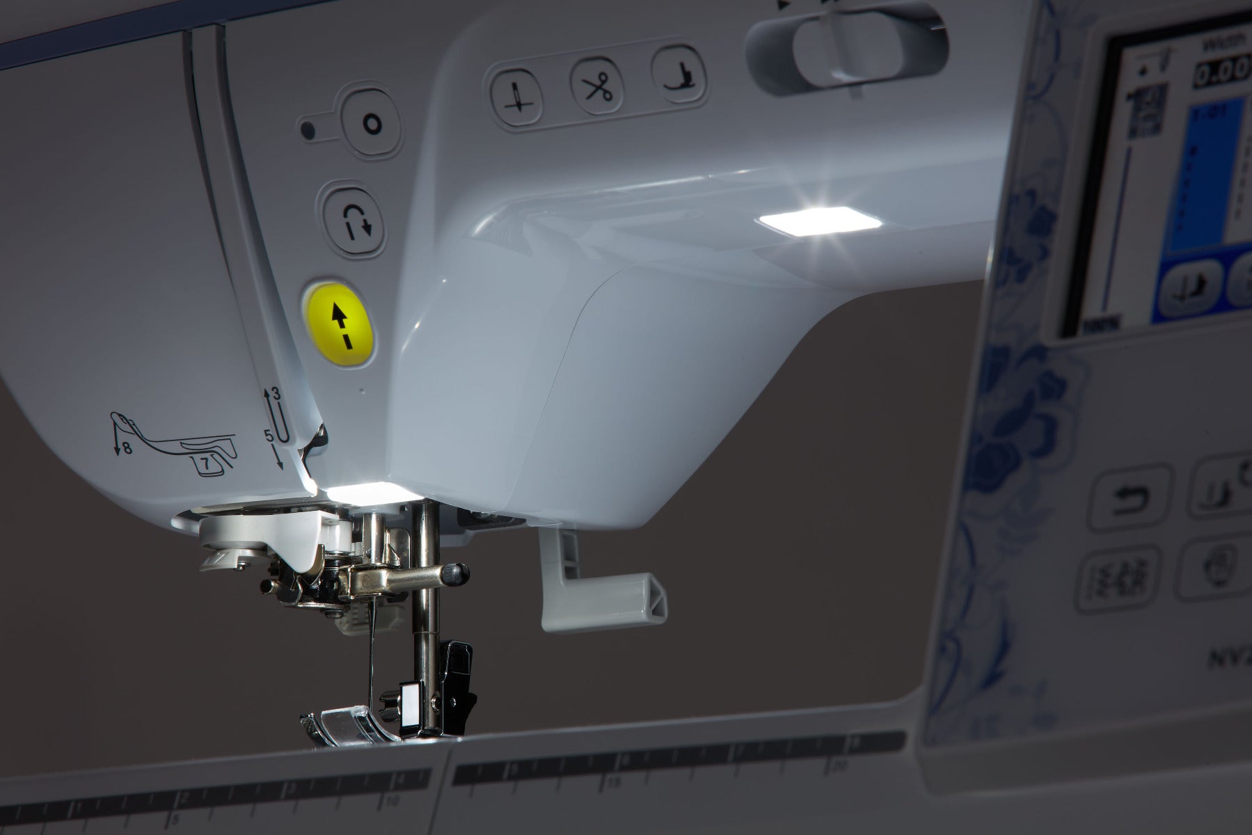 Brother Innov-is NV2700 Näh- und Stickmaschine