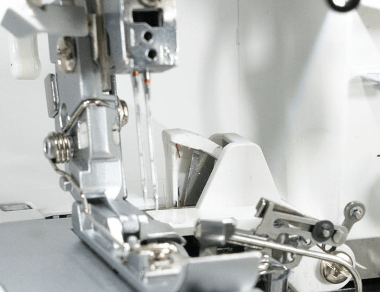 Juki MO-3500 Sumato Overlockmaschine mit Lufteinfädelung