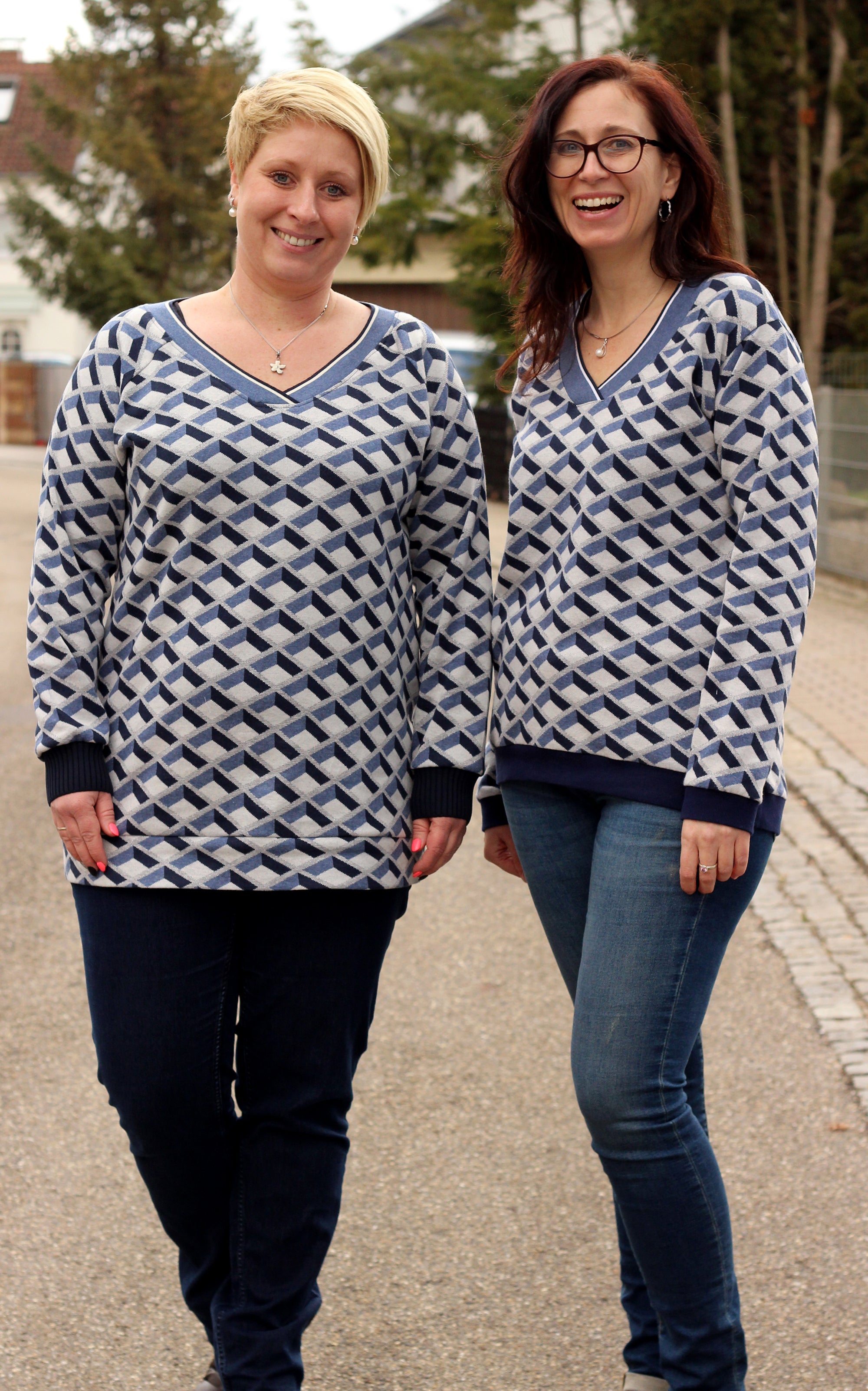 Papierschnittmuster Pullover Vicky Damen von Fadenkäfer