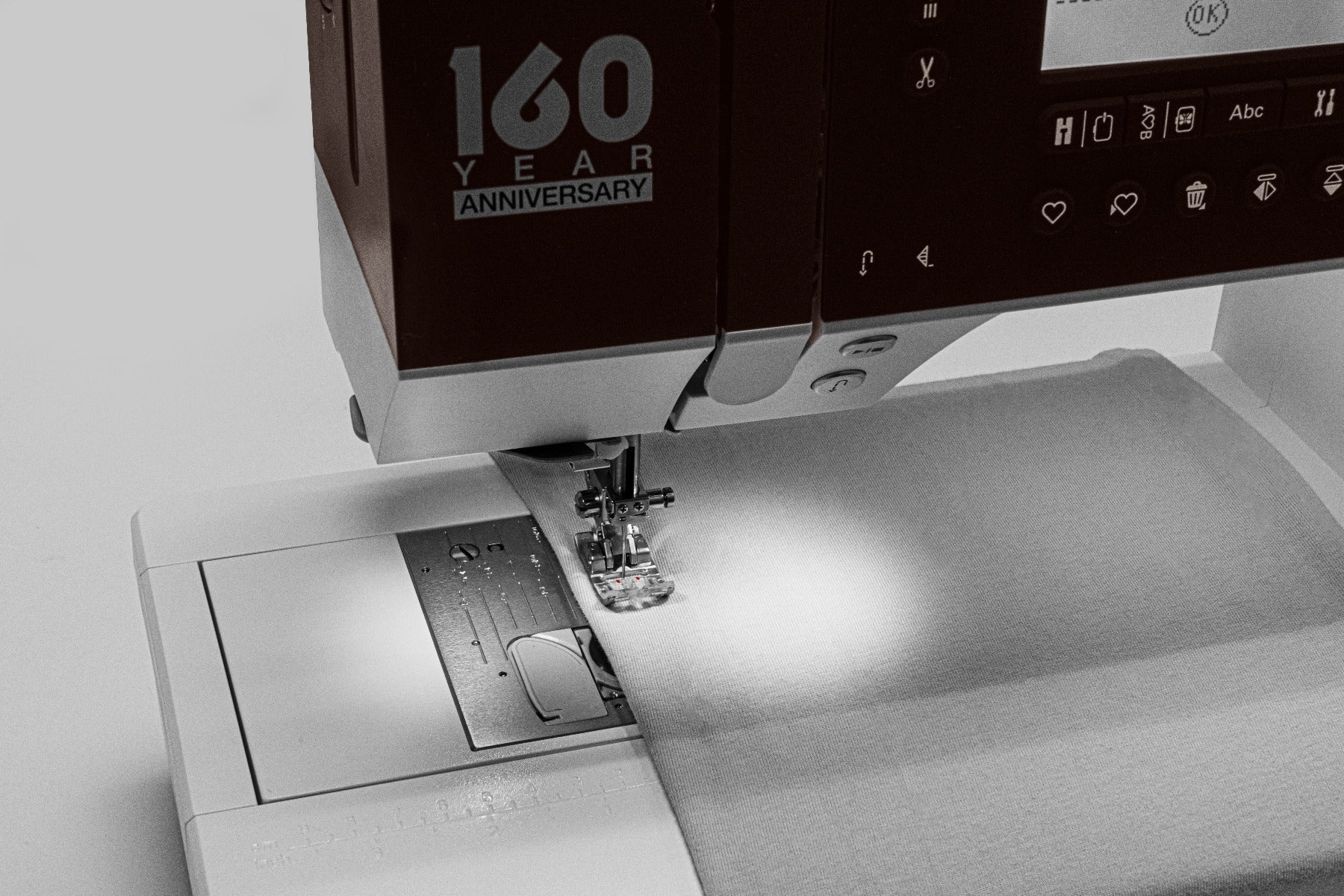 Pfaff Creative Ambition 640 Sonderedition Näh- und Stickmaschine