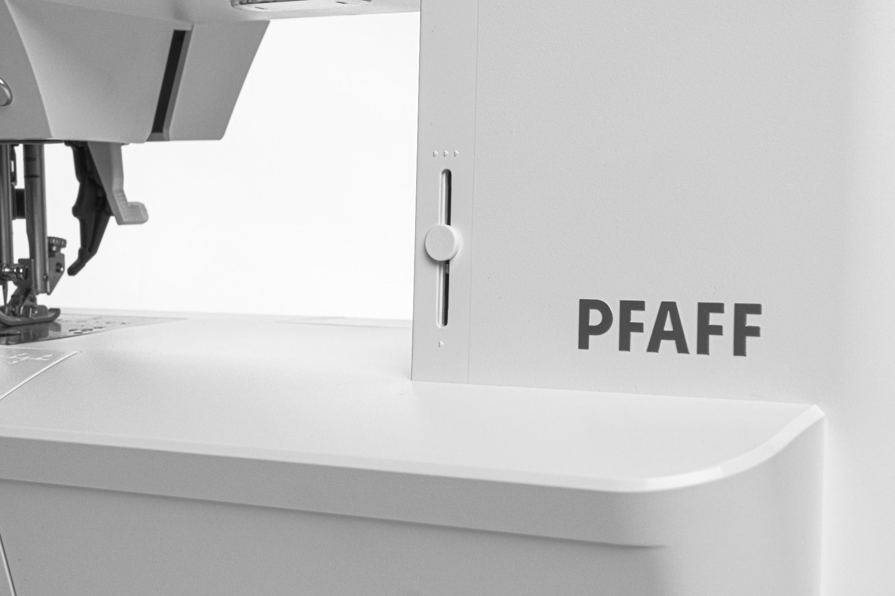 Pfaff Creative Ambition 640 Sonderedition Näh- und Stickmaschine