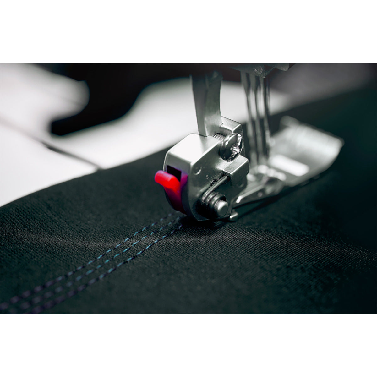 Pfaff Admire Air 6000 Coverlock