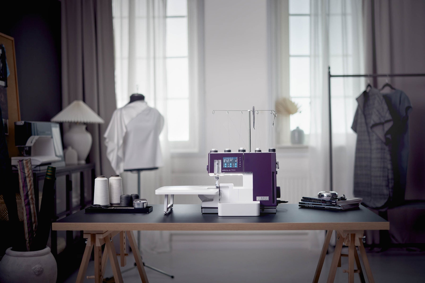 Pfaff Admire Air 7000 Coverlock