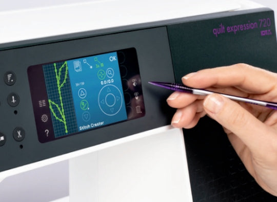 Pfaff quilt expression™ 720 Color touch display