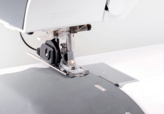 Pfaff quilt expression™ 720 Sensormatik Knopflochfuss
