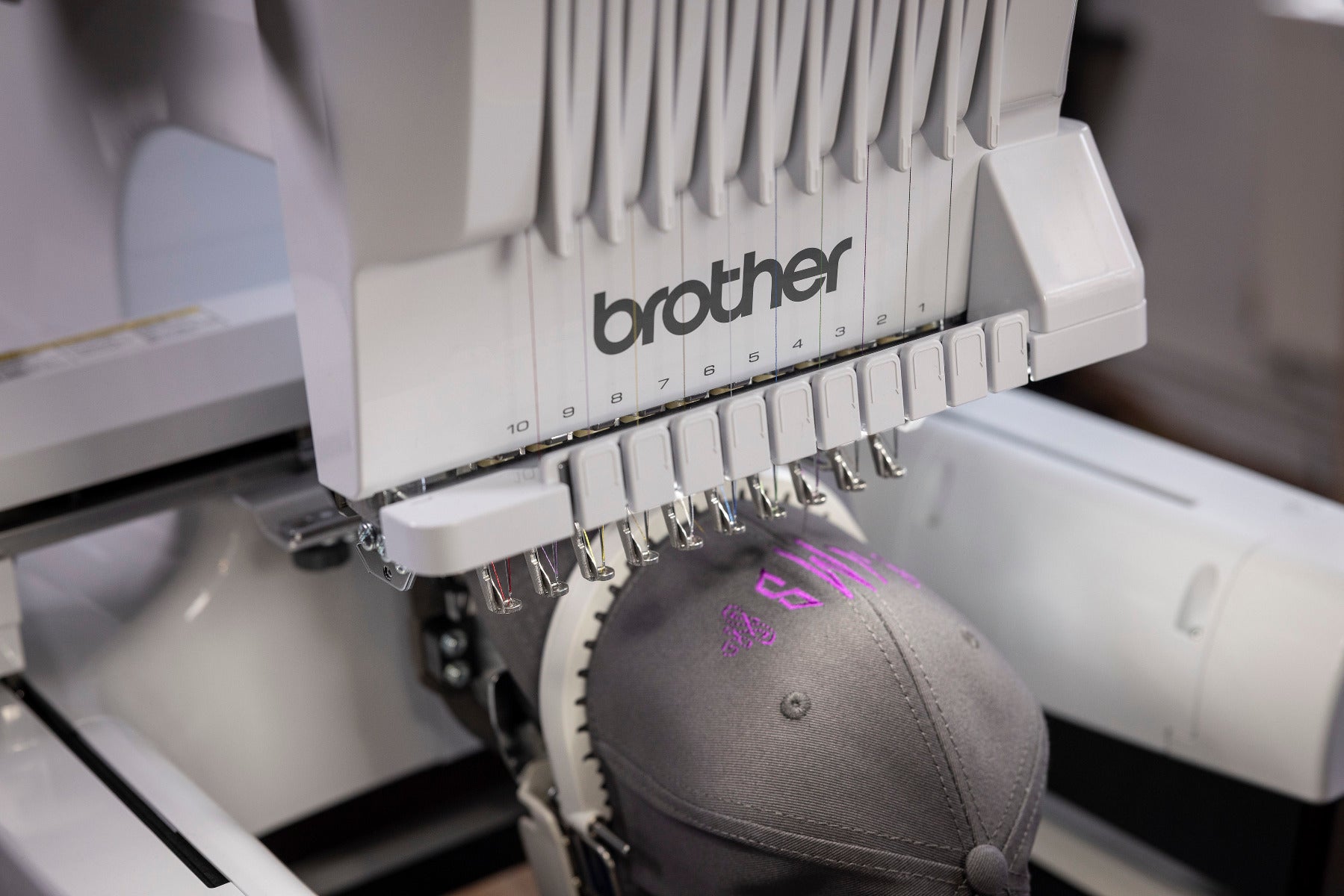 Brother PR1060W Stickmaschine (10 Nadeln)