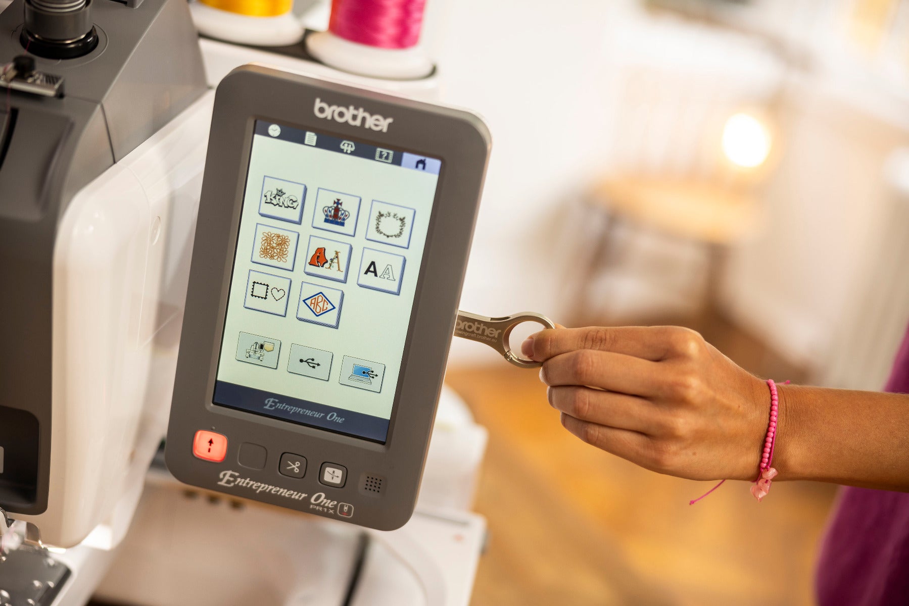 Brother PR1x One Einnadel-Stickmaschine