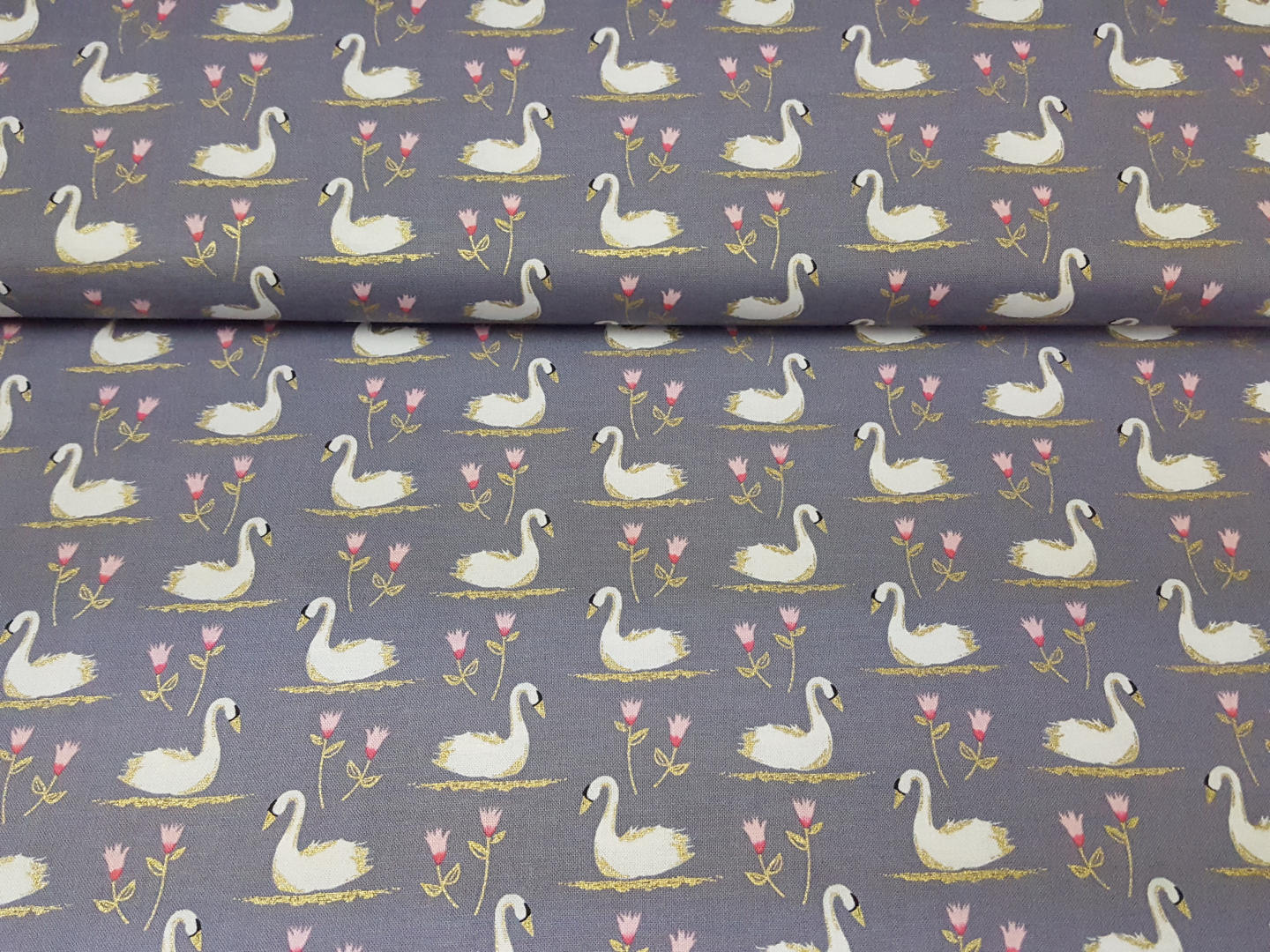 Schwan am schwimmen dunkelgrau/weiss/gold/rosa