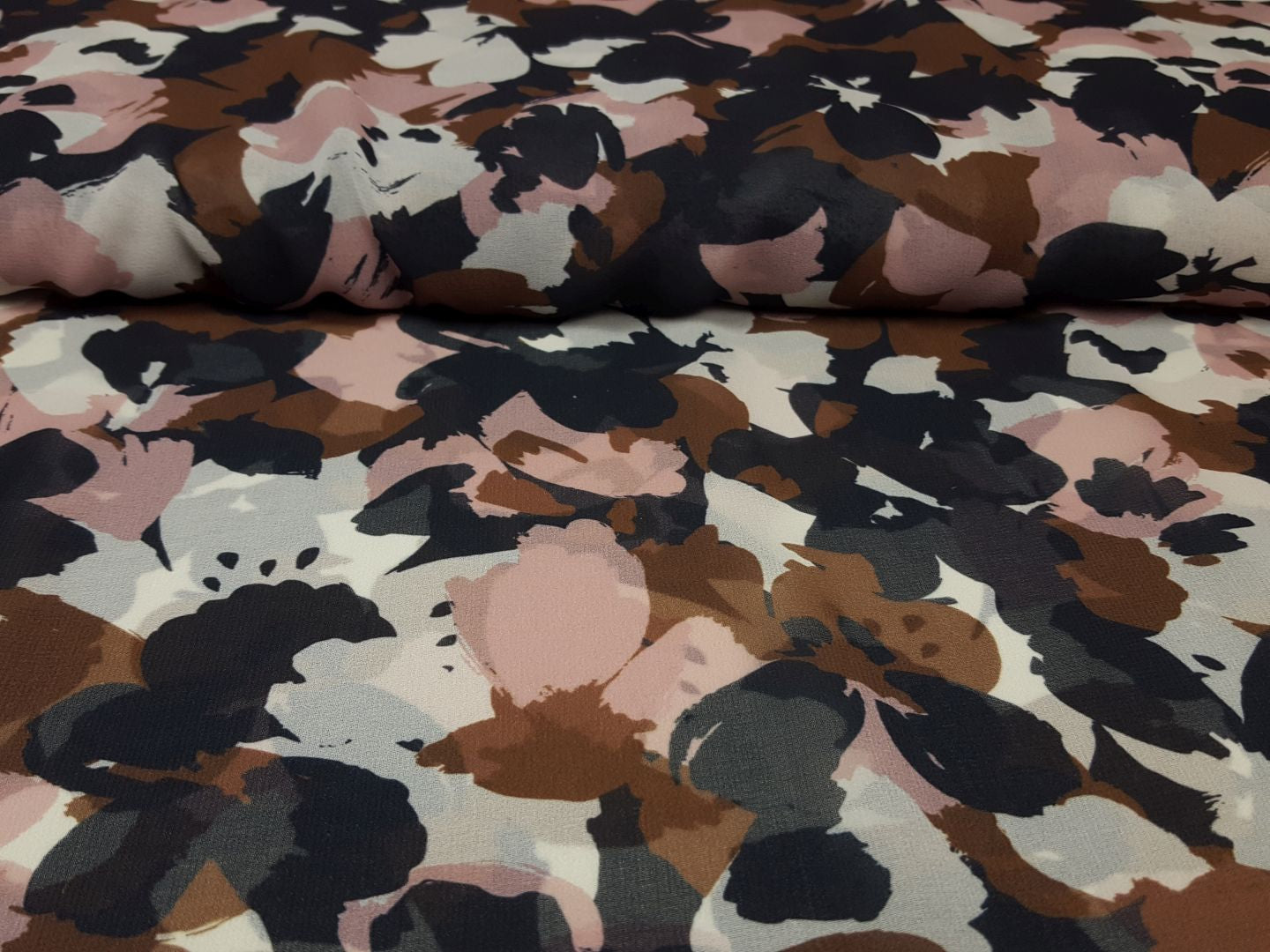 Silky Crepe dunkleblau-altrosa
