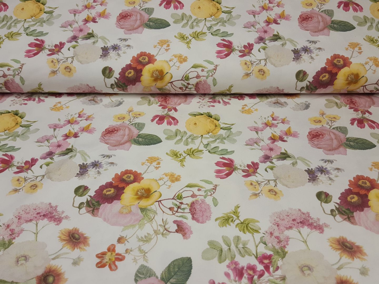 Spring Flowers offwhite/bunt
