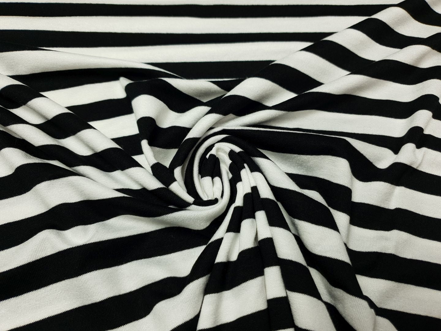 Stripes schwarz/weiss