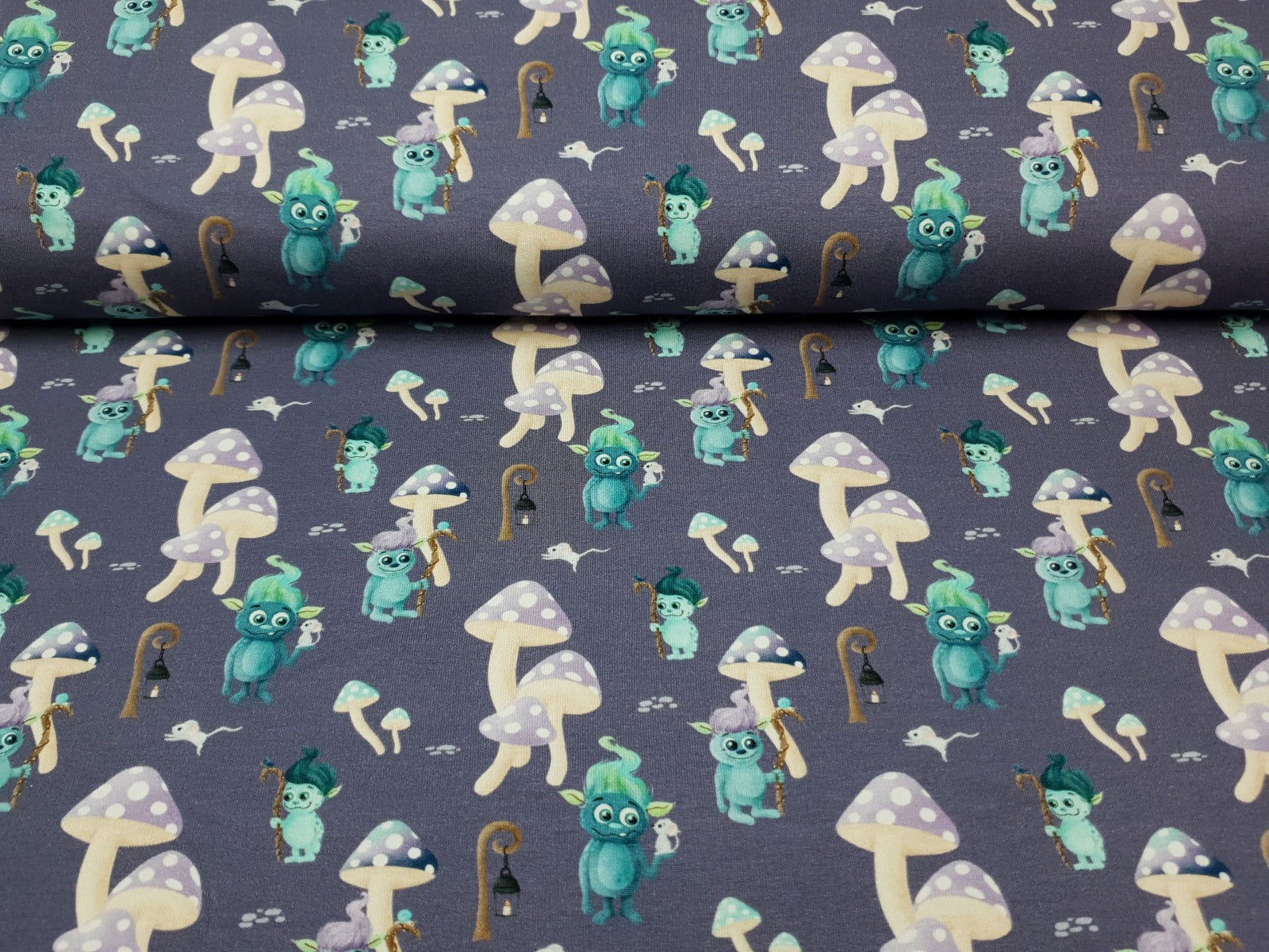 Troll dunkles lila/petrol/beige/lila