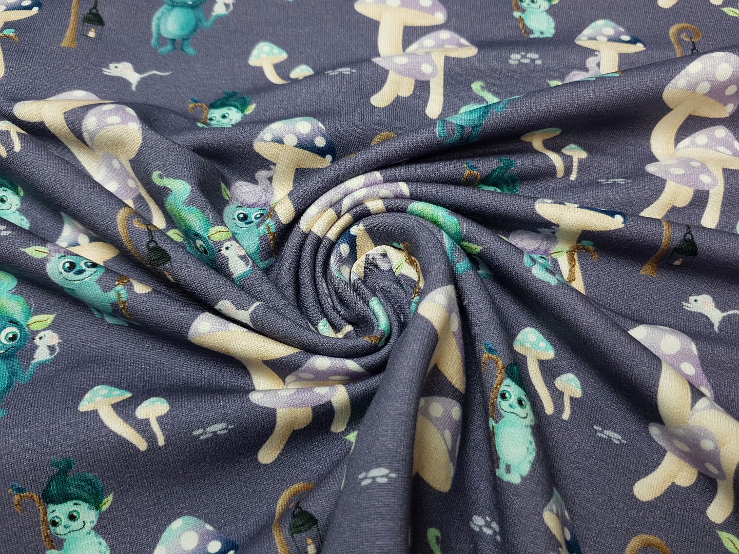 Troll dunkles lila/petrol/beige/lila