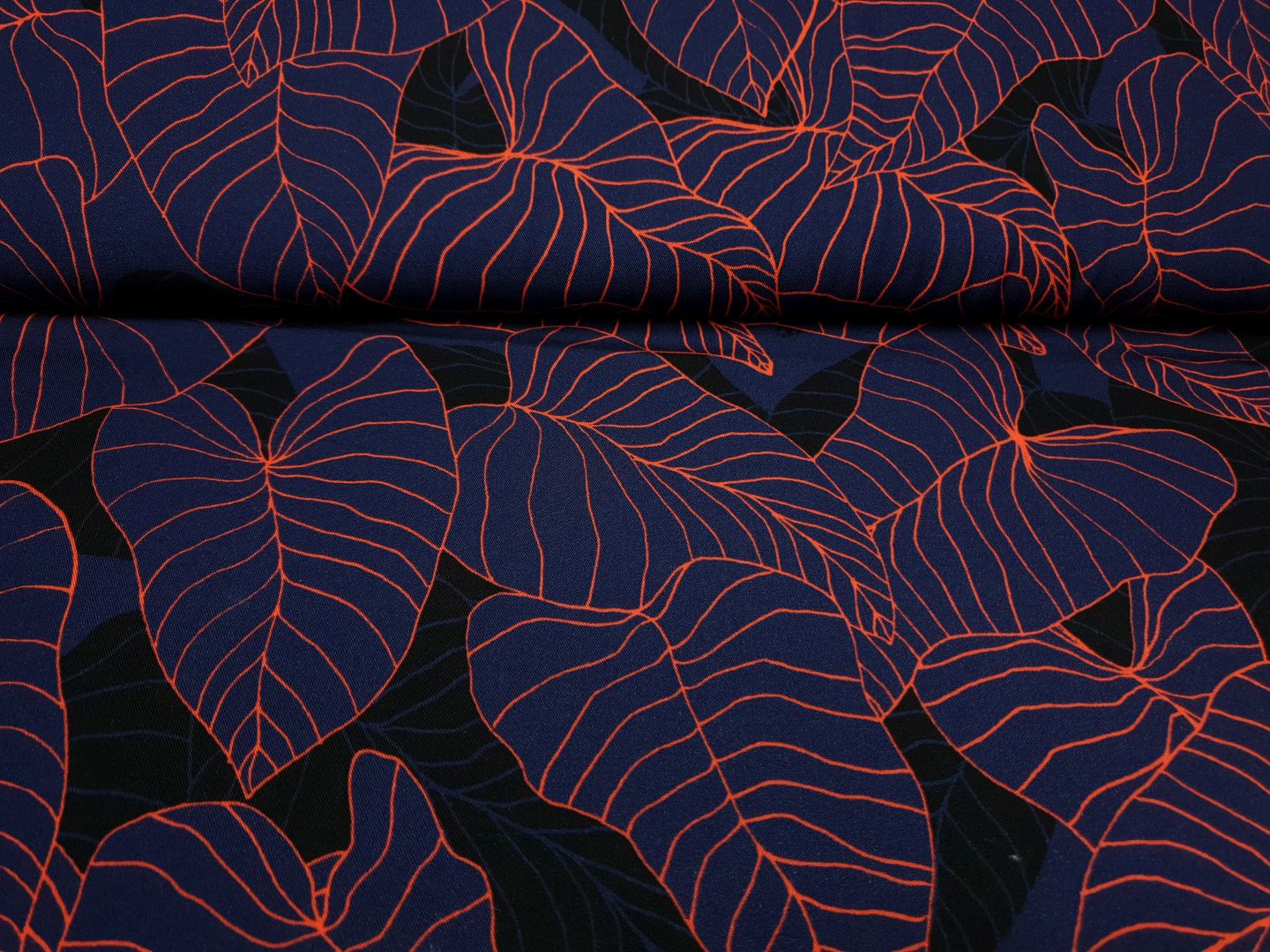 Tropical Forest by Thorsten Berger schwarz/marine/rot